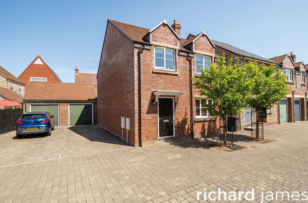 Property photo 1 of 12 22ba30Eafa804268992d3085c8De831c