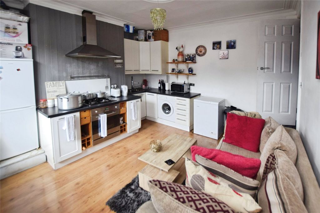 Property photo 2 of 15 Picture No. 20