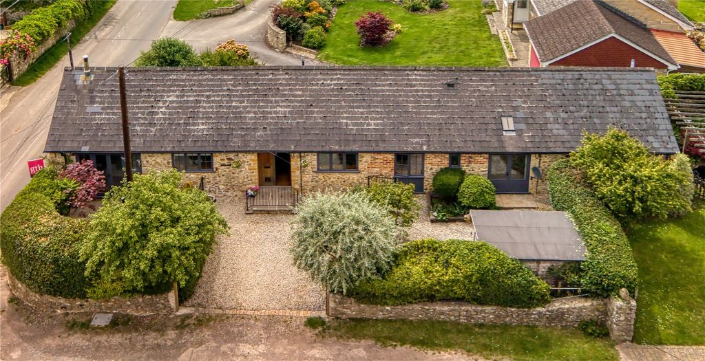 Property photo 1 of 37 Picture No. 79