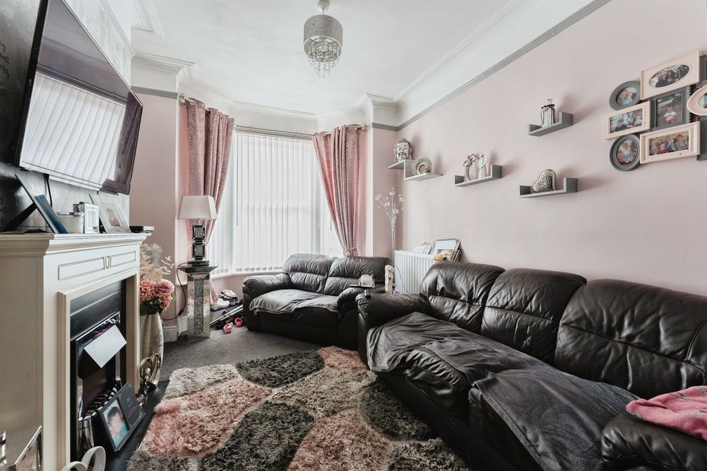 Property photo 3 of 13