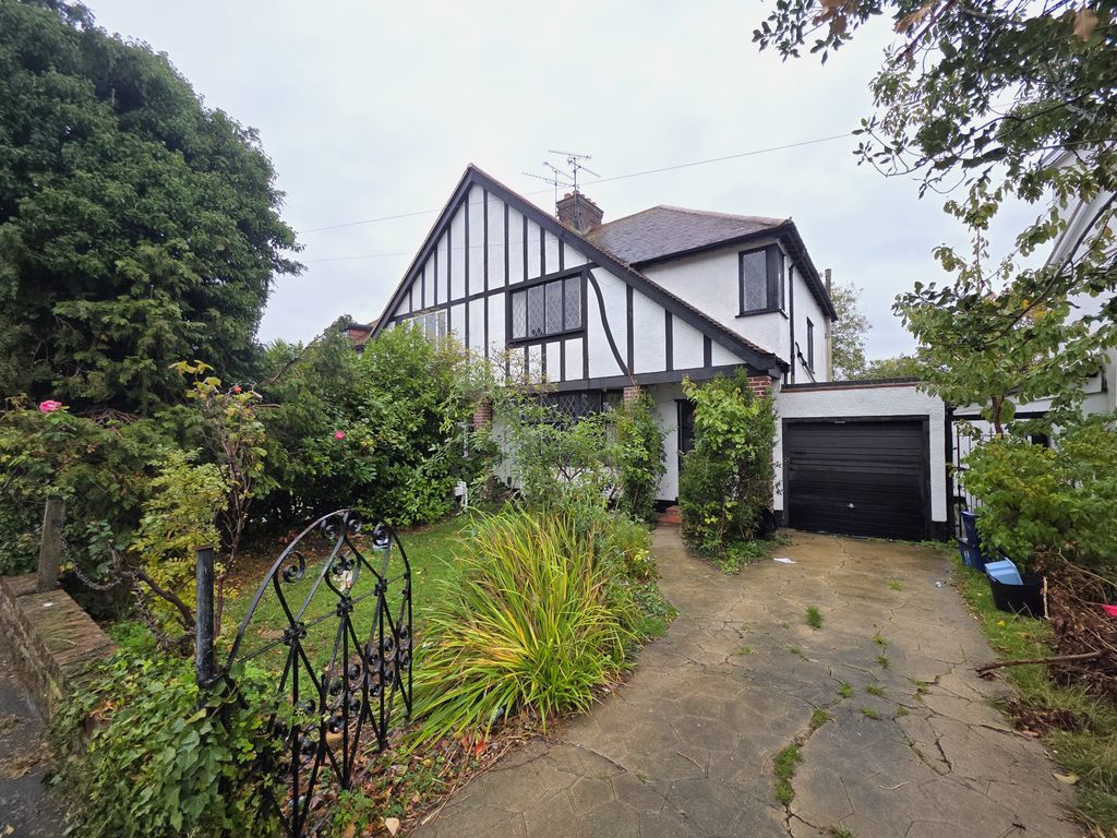 Property photo 1 of 11 Photo 7