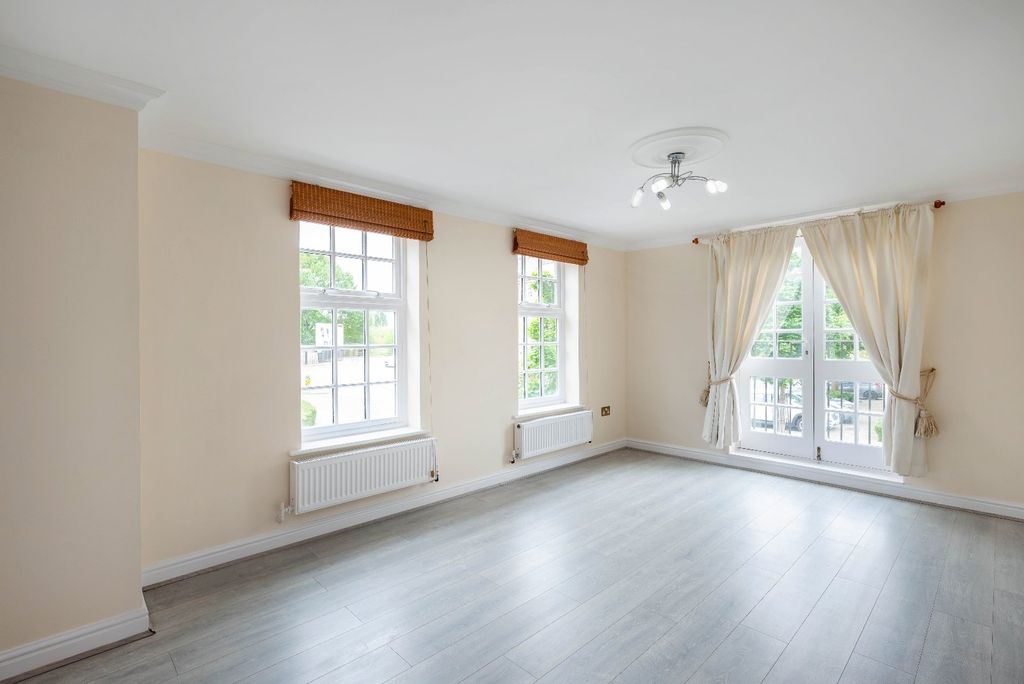 Property photo 2 of 11 Picture 2