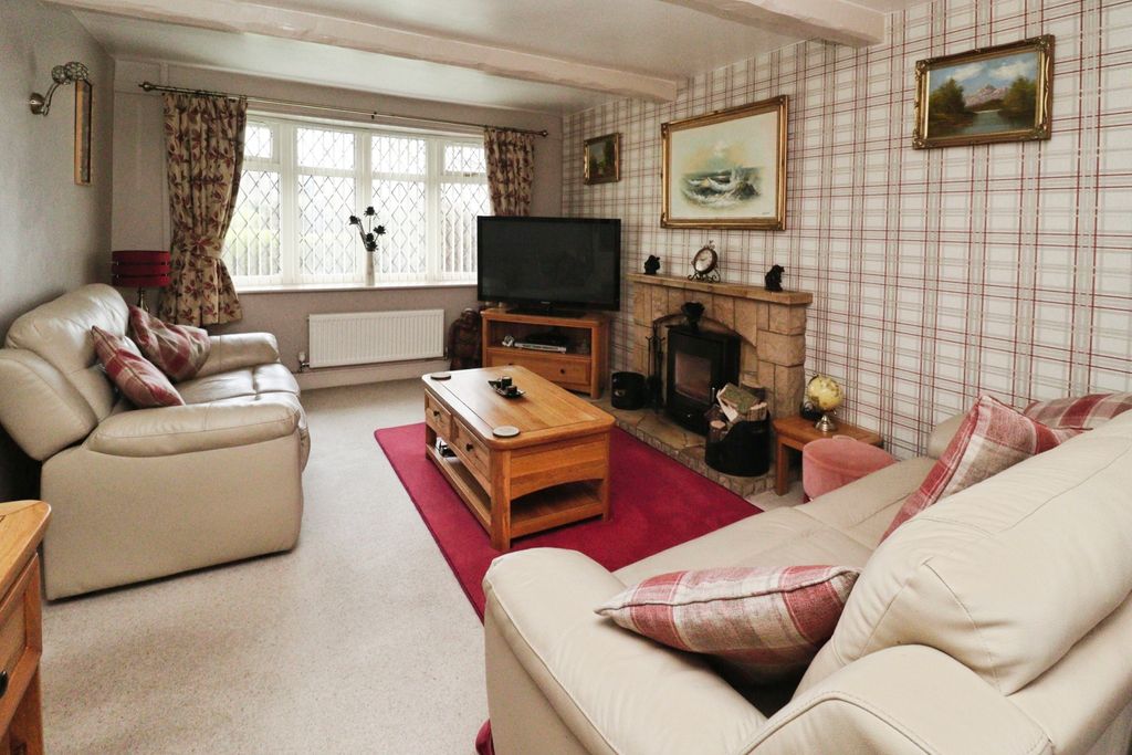 Property photo 2 of 25