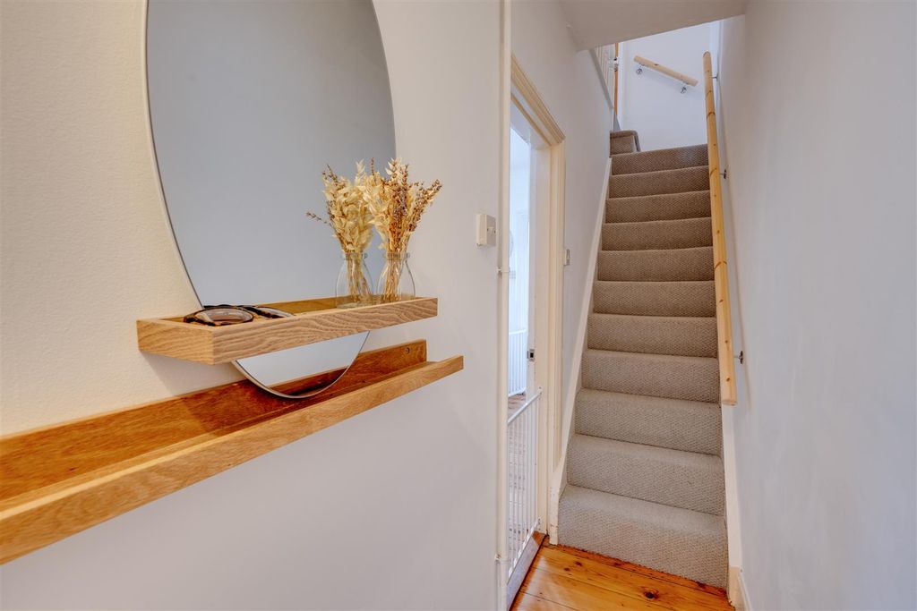 Property photo 2 of 19 19 Ave App Bury Edit-12.Jpg