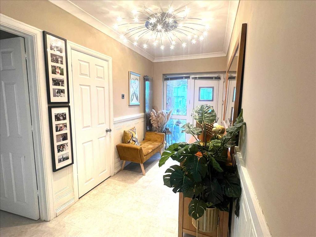 Property photo 3 of 25 Reception Hall :