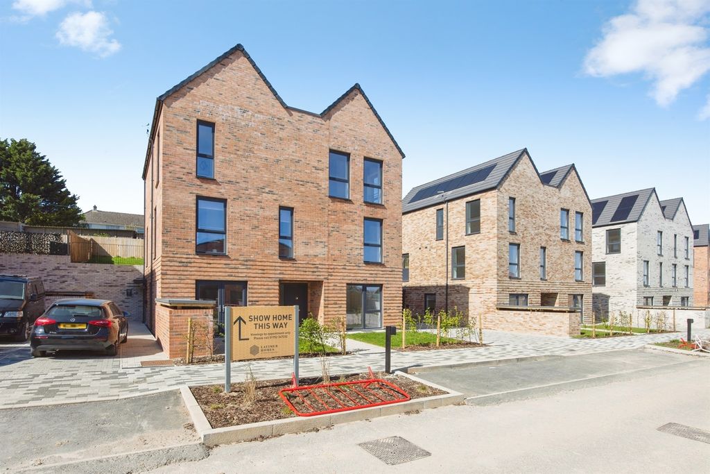 Property photo 1 of 17