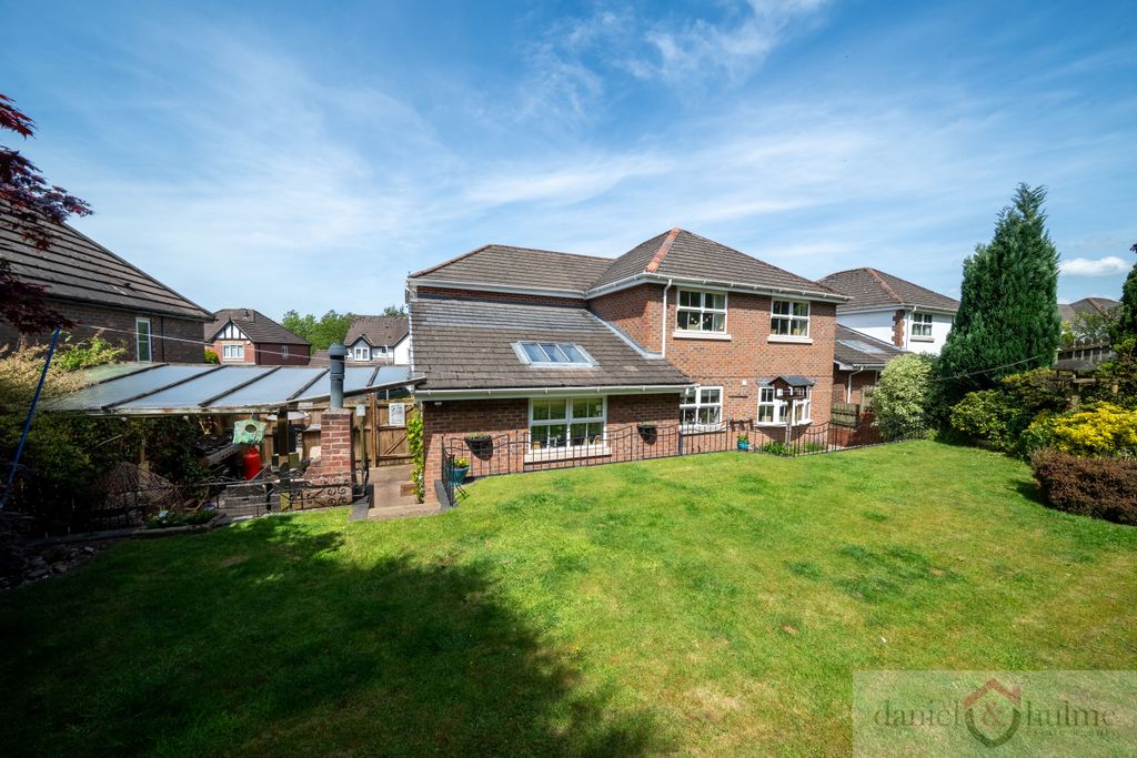 Property photo 2 of 49 27 Cheddleton Park Avenue-43