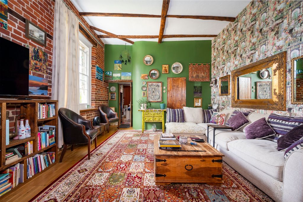 Property photo 3 of 17