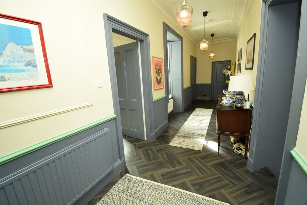 Property photo 3 of 38