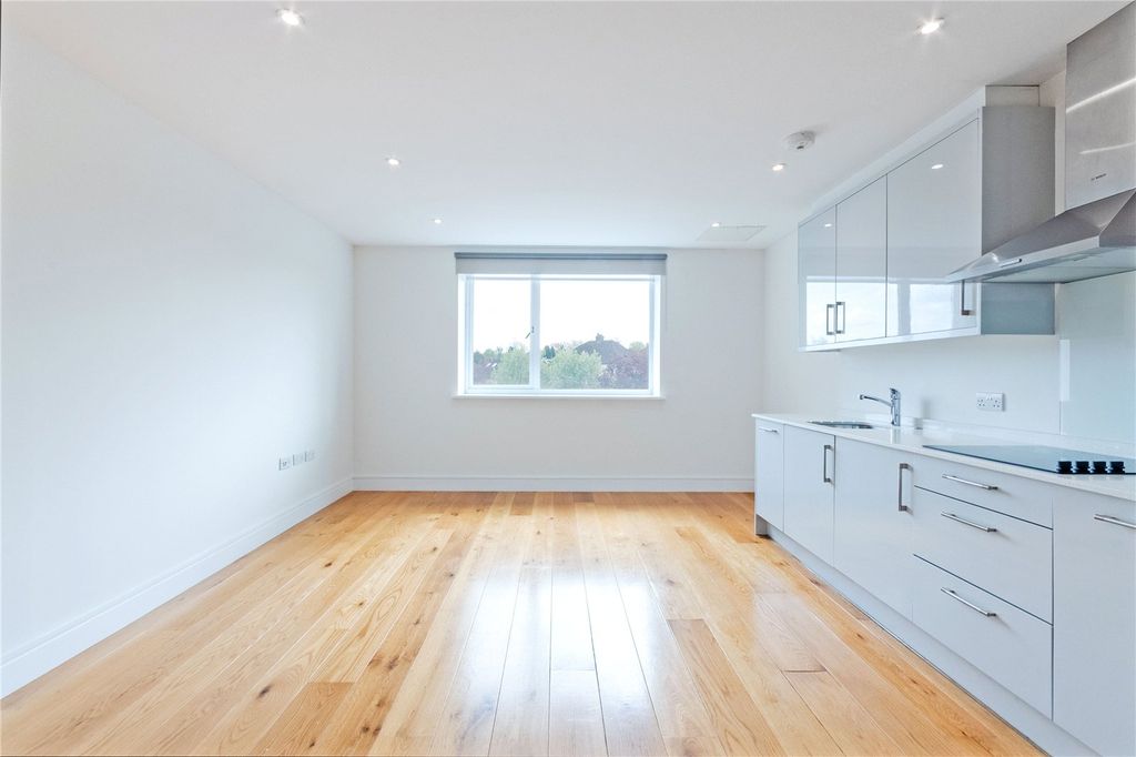 Property photo 1 of 16 Picture No. 17