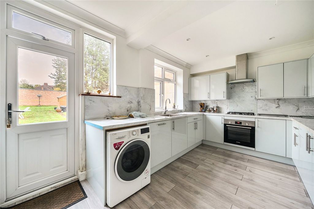 Property photo 3 of 15 Picture No. 01