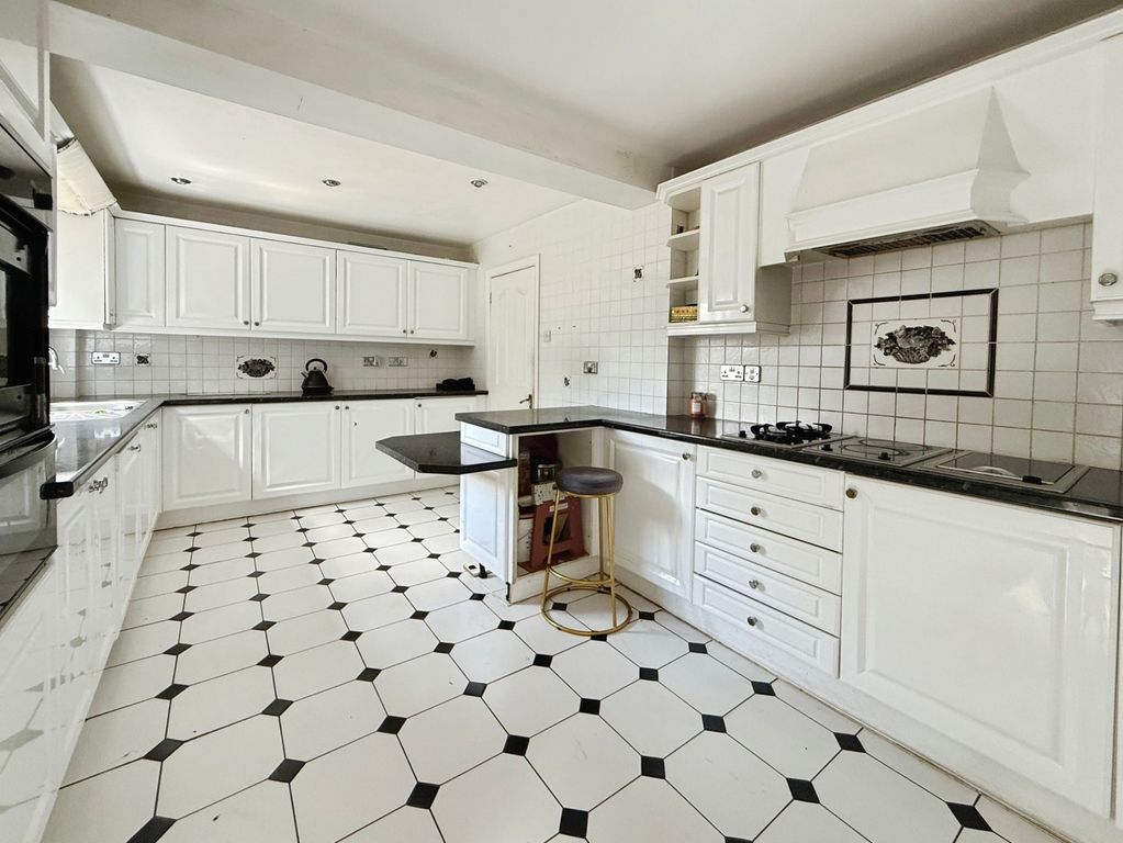 Property photo 2 of 20 Pbox-Img.Jpg