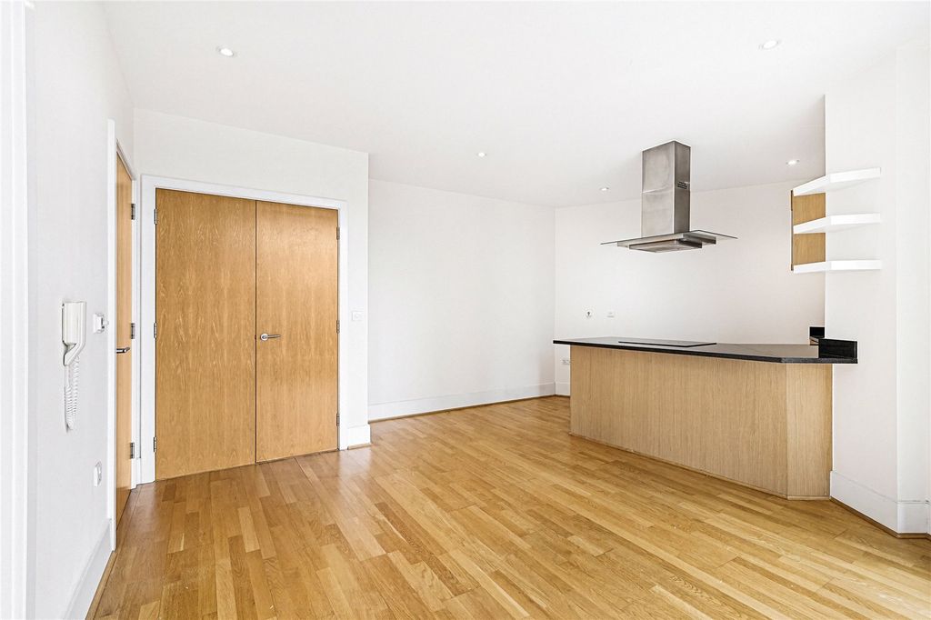 Property photo 3 of 10 Picture No. 06