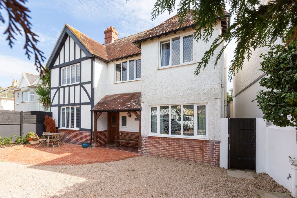 Property photo 1 of 33