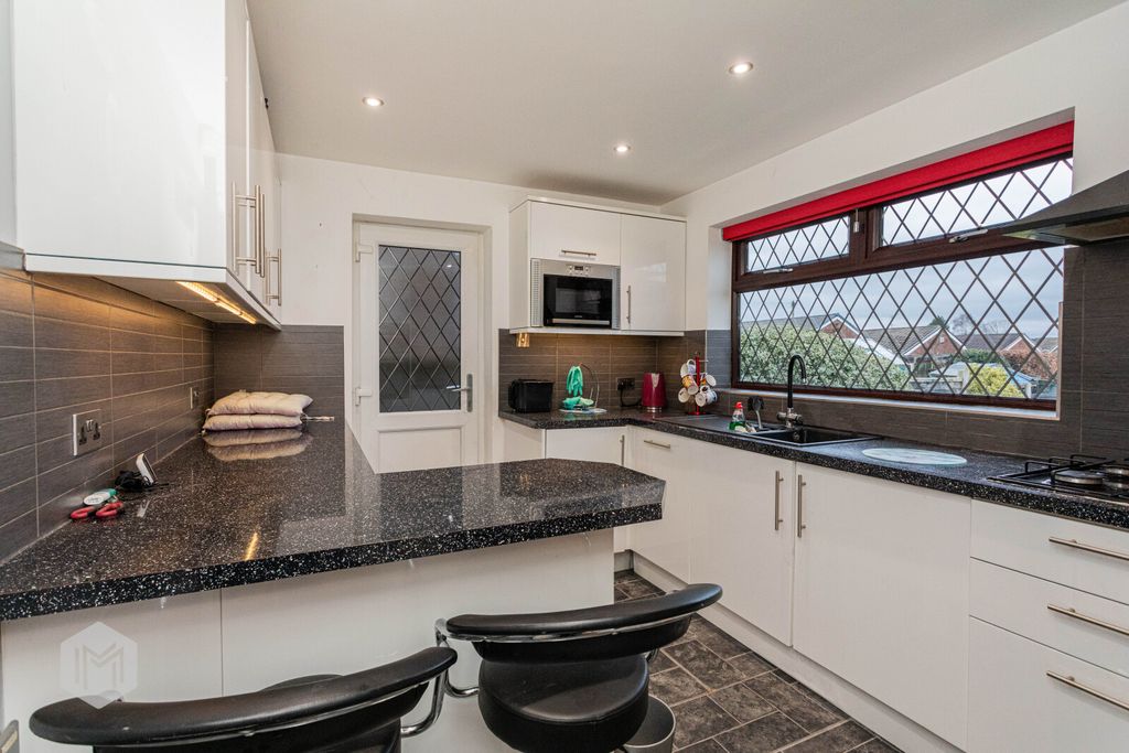 Property photo 2 of 23 Picture No. 20