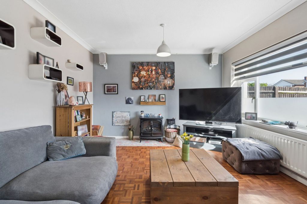 Property photo 3 of 44