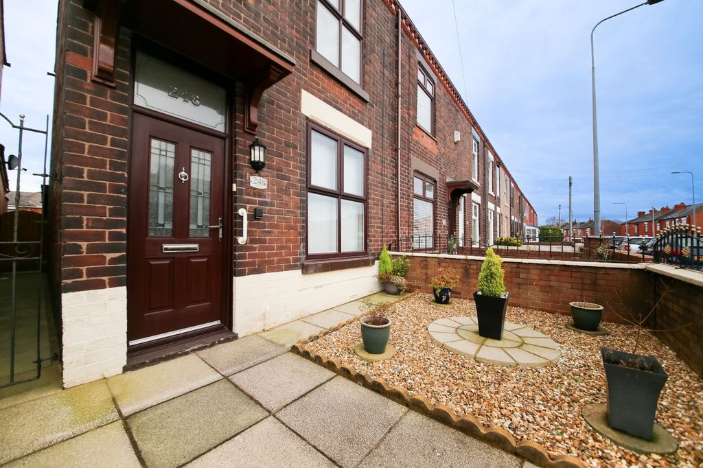 Property photo 1 of 18