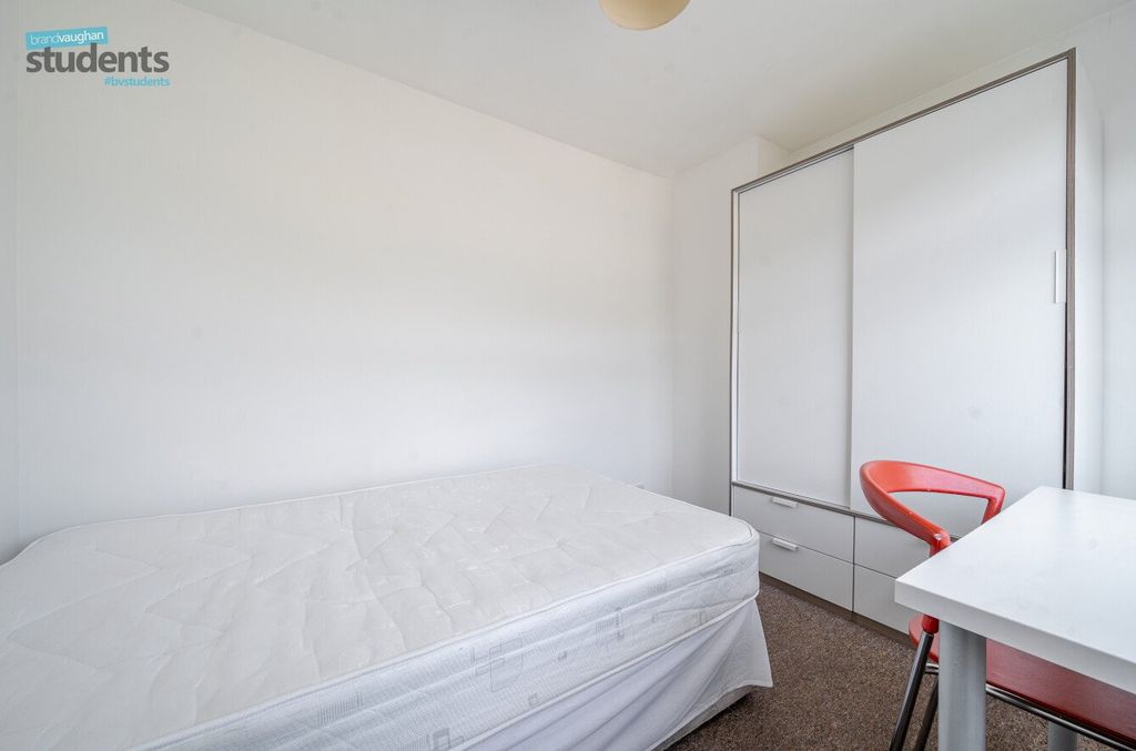 Property photo 1 of 6 Picture No. 18