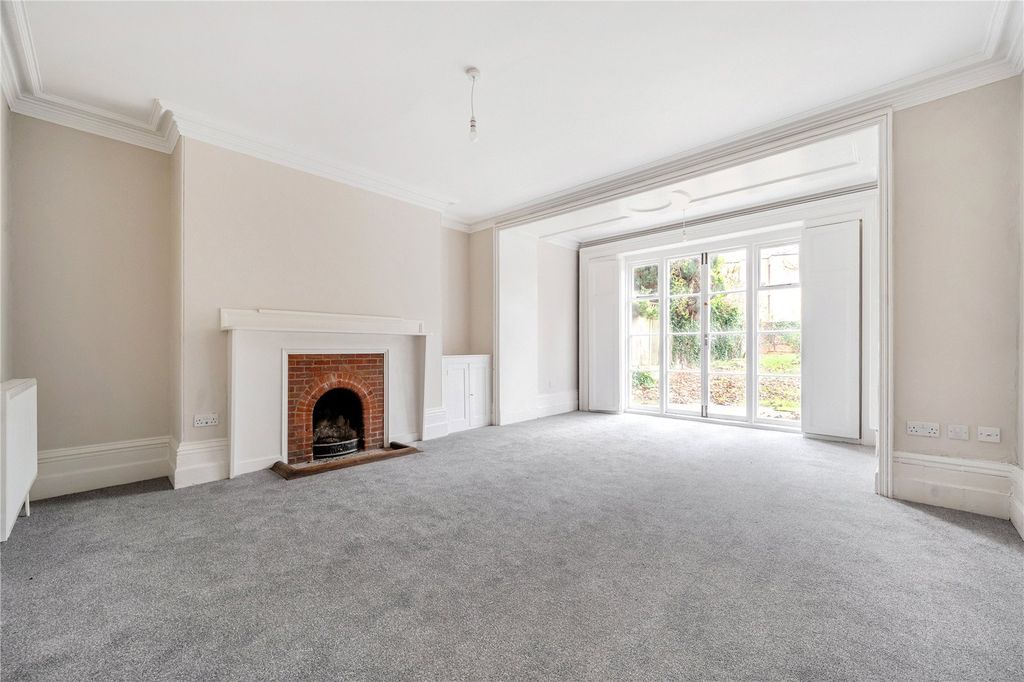 Property photo 2 of 17 Reception