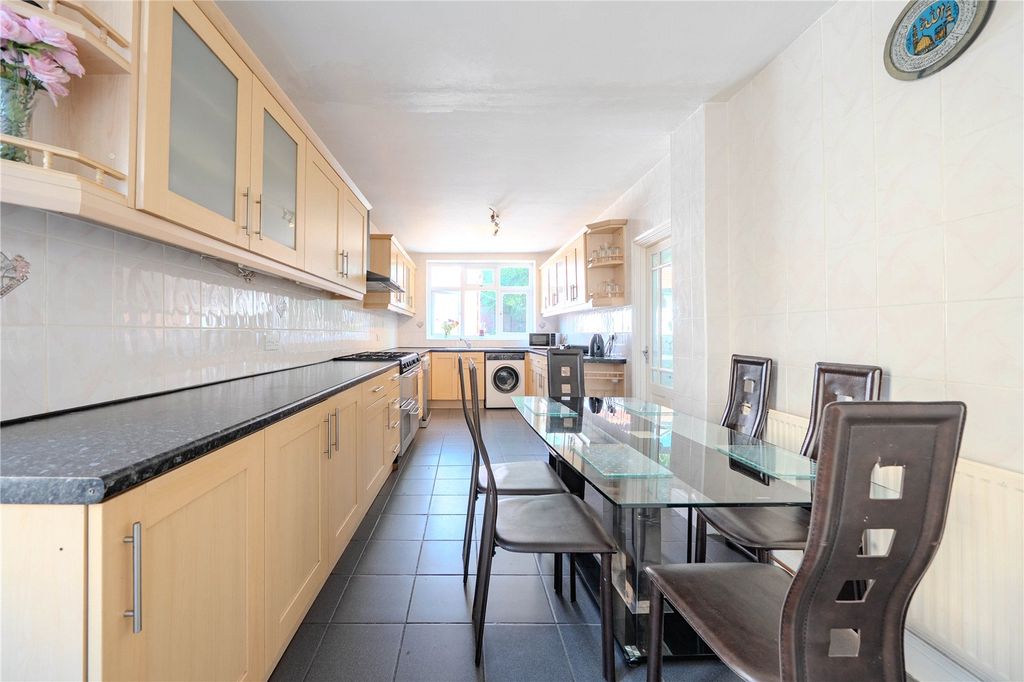 Property photo 2 of 16 Picture No. 45