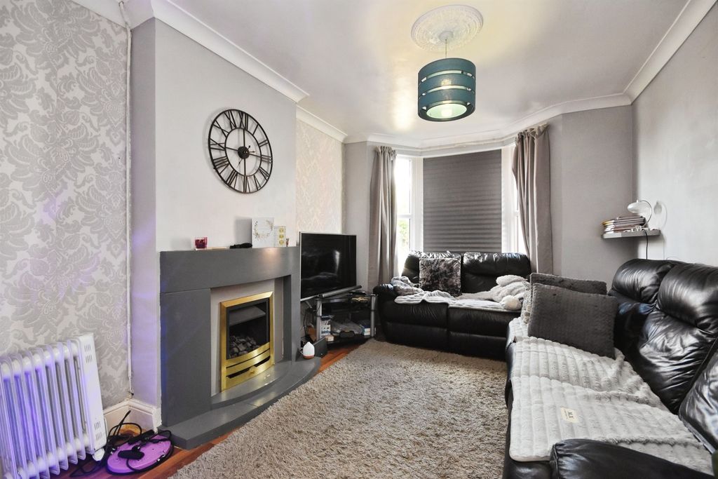 Property photo 2 of 16
