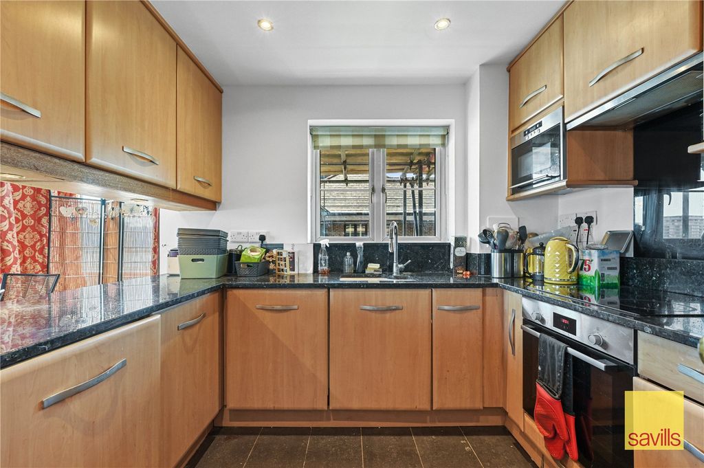 Property photo 3 of 23 Kitchen