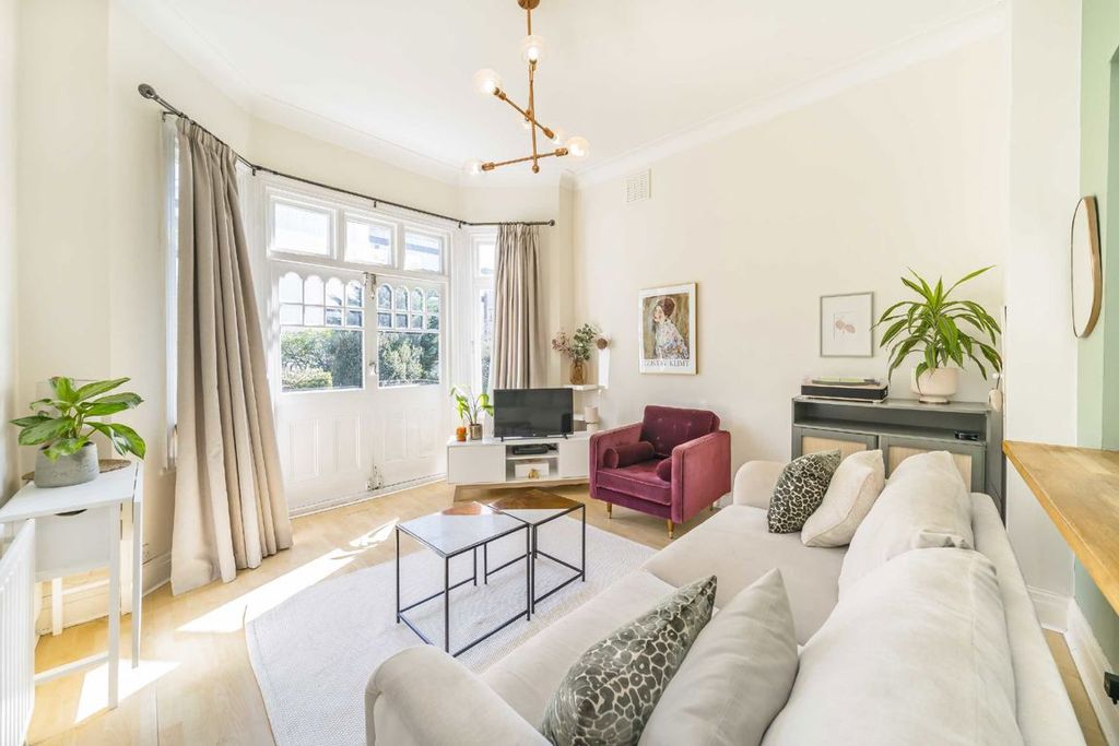 Property photo 2 of 6