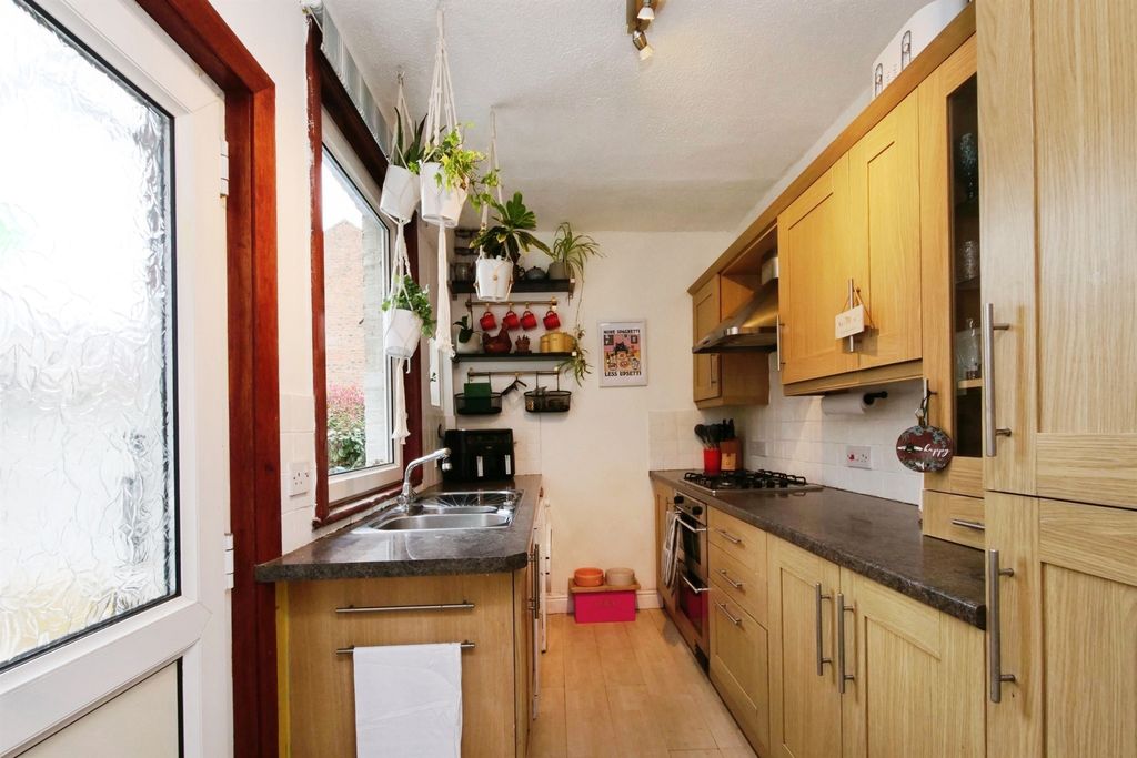 Property photo 3 of 18
