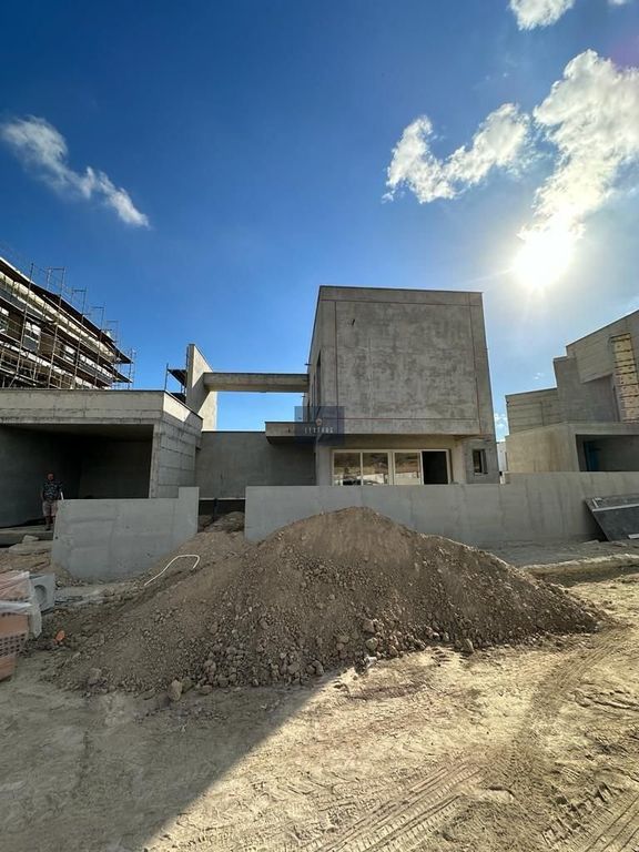 Property photo 1 of 28