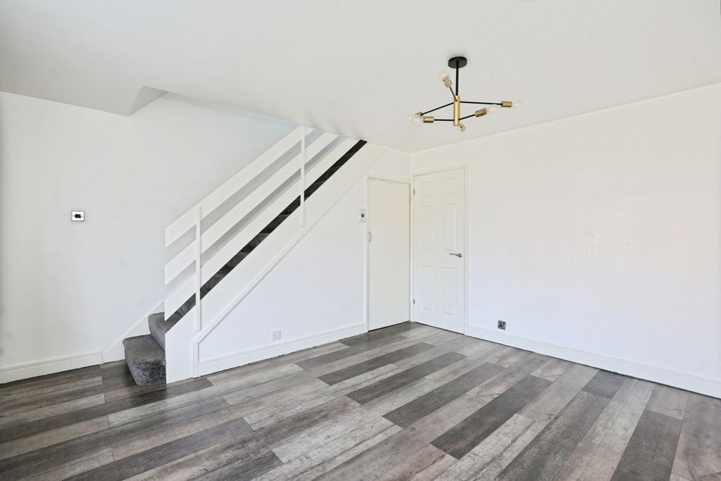 Property photo 2 of 12 Pbox-Img.Jpg