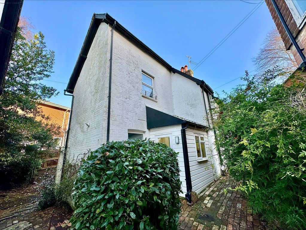 Property photo 1 of 9