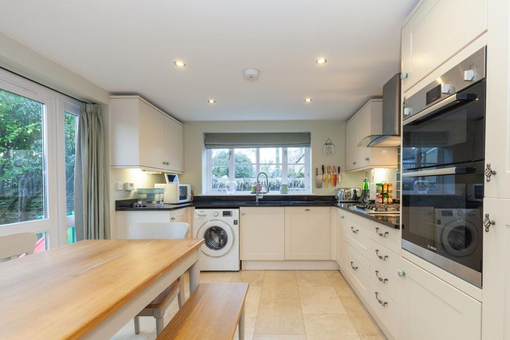 Property photo 2 of 9 Kitchen.Jpg