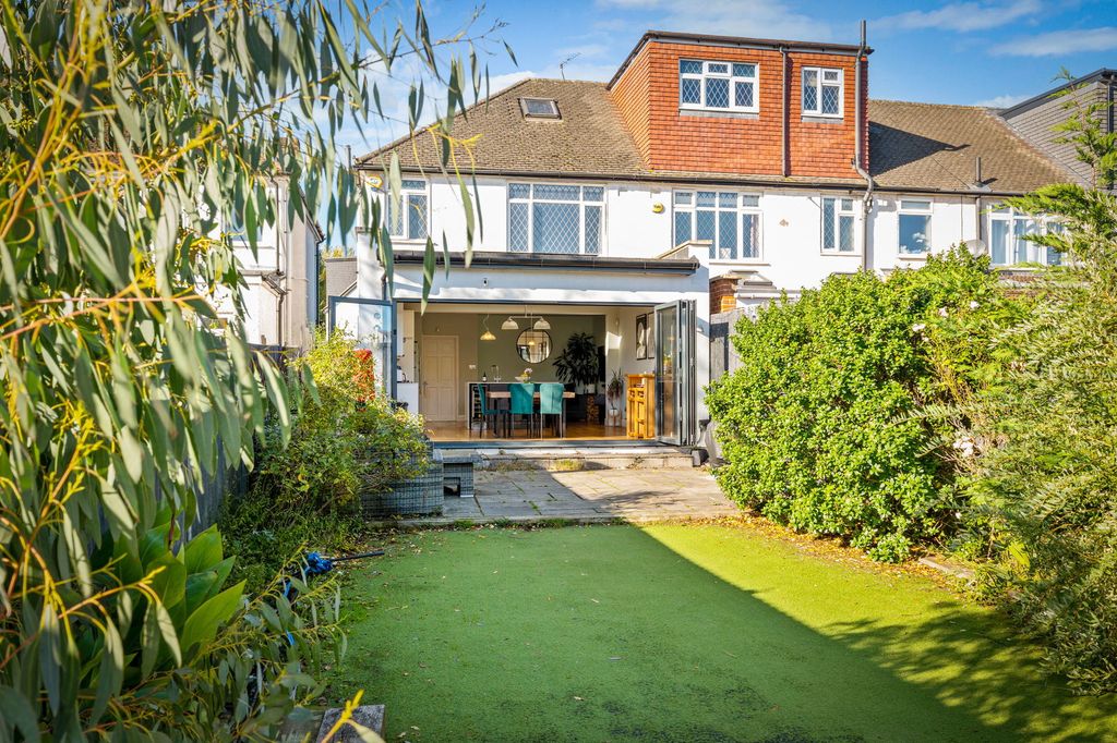 Property photo 2 of 20