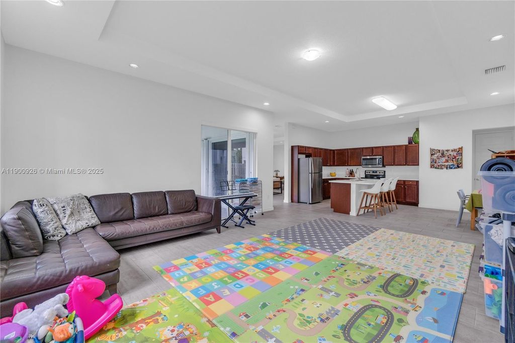 Property photo 3 of 50 <Alttext/>