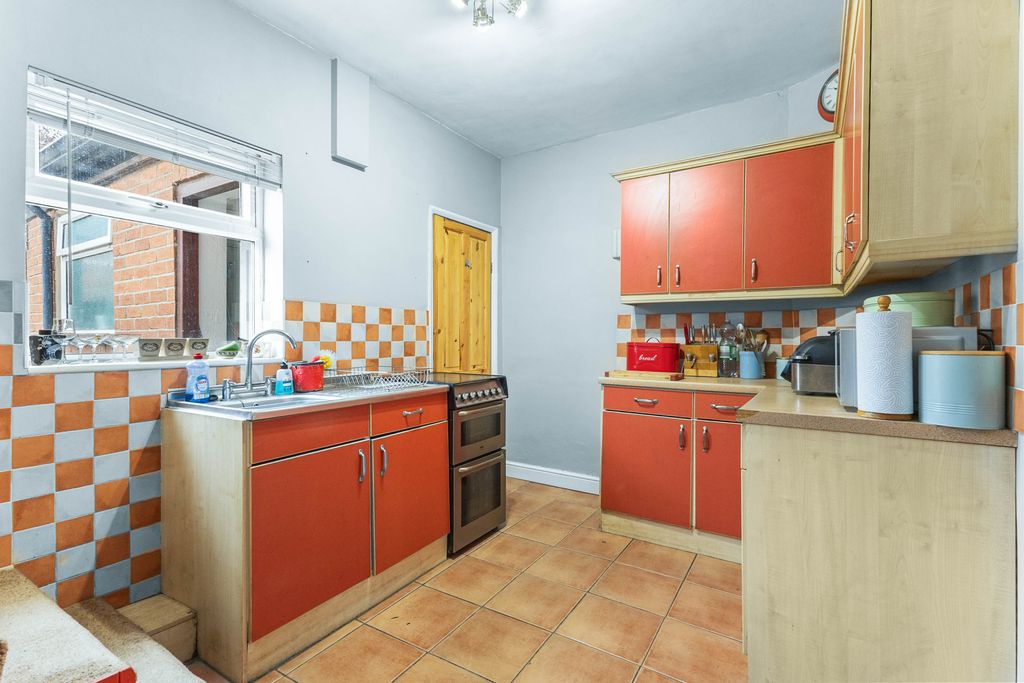 Property photo 2 of 14 Kitchen