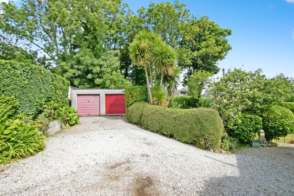 Property photo 3 of 31 Photo