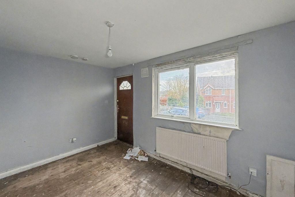 Property photo 2 of 13 91 Marks Avenue, Carlisle, Cumbria, Ca2 7Hp