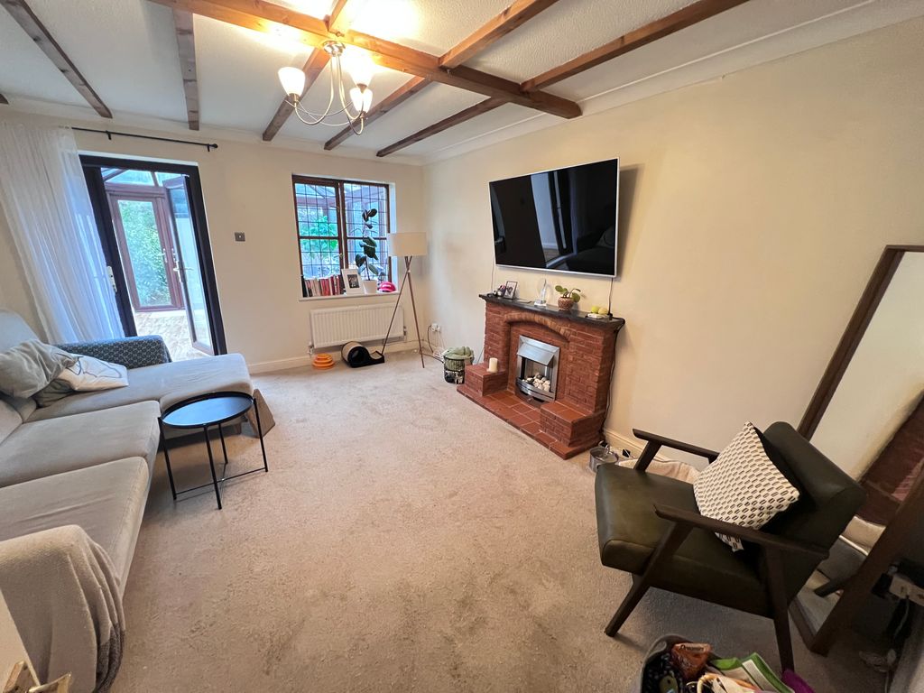 Property photo 3 of 9 Lounge
