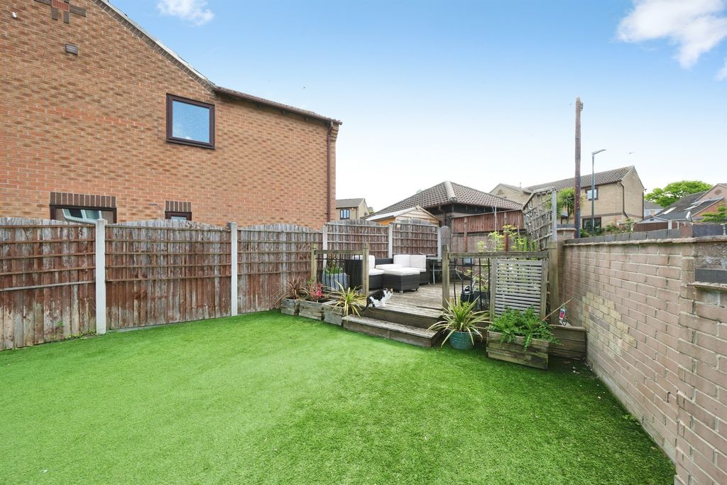 Property photo 2 of 20