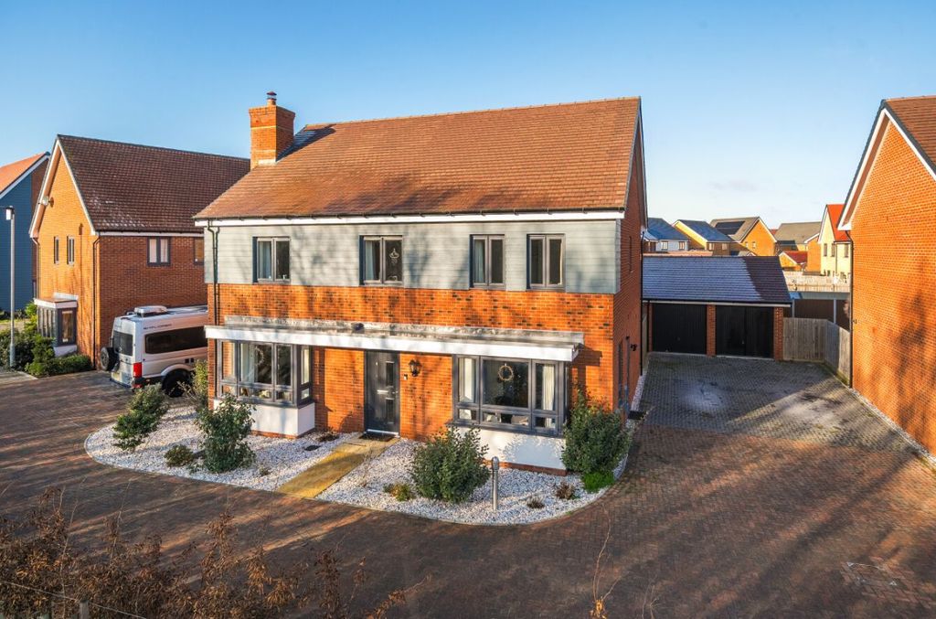 Property photo 1 of 23