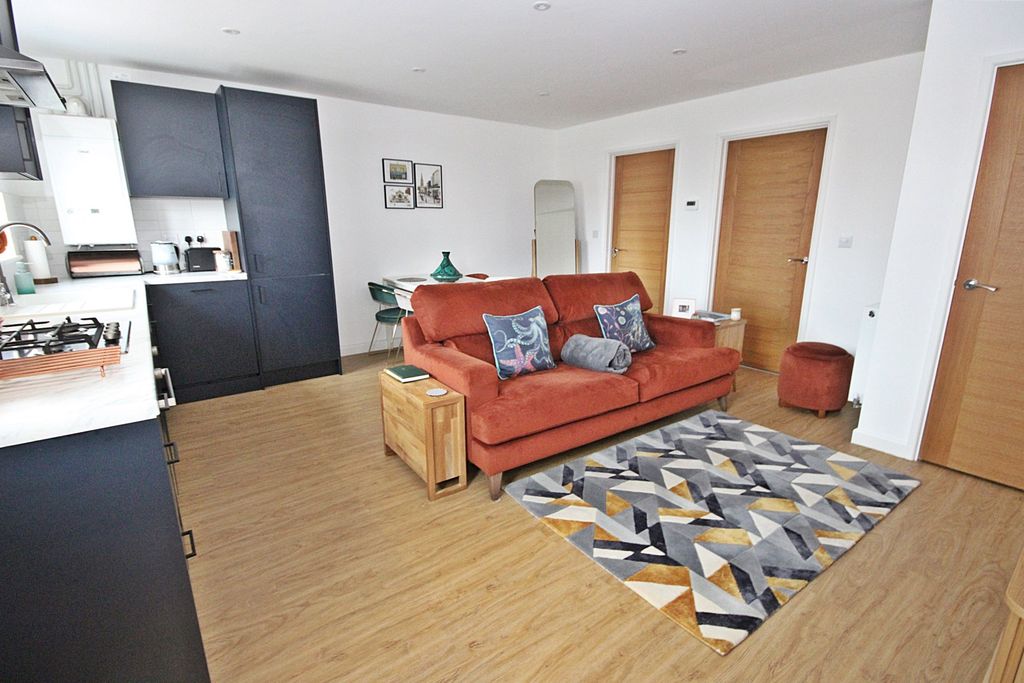 Property photo 3 of 7 4837516