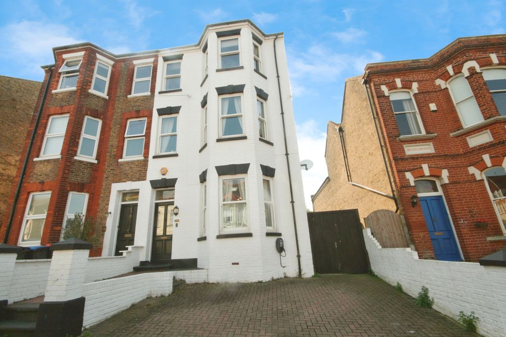 Property photo 2 of 22 D1Cf2533-Img_1933.Jpg