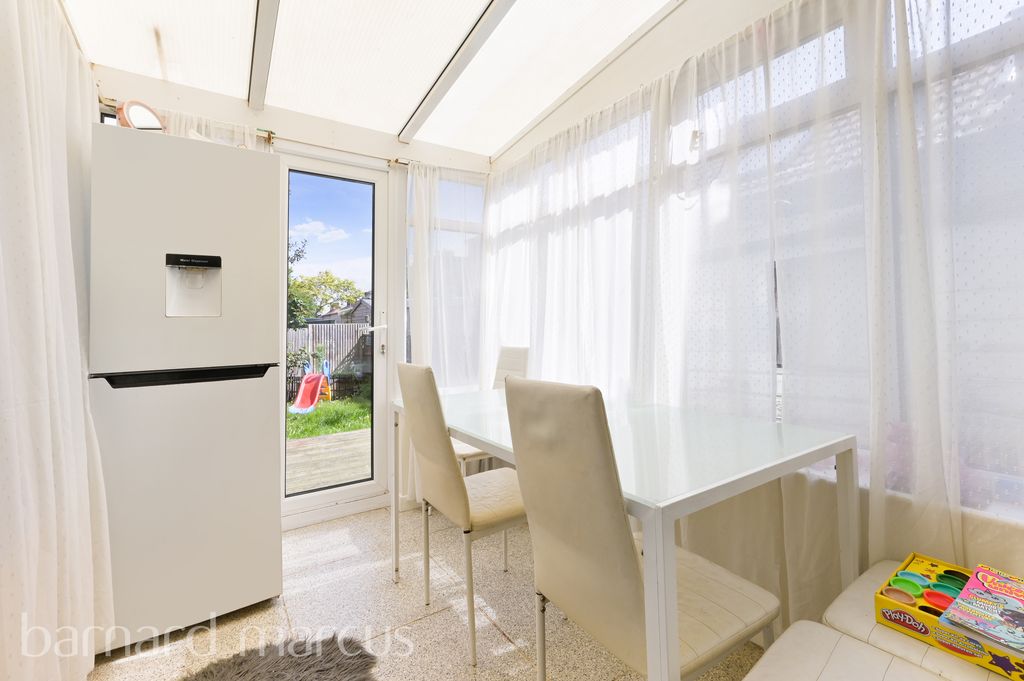 Property photo 1 of 7 Conservatory