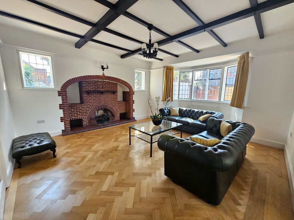 Property photo 3 of 15