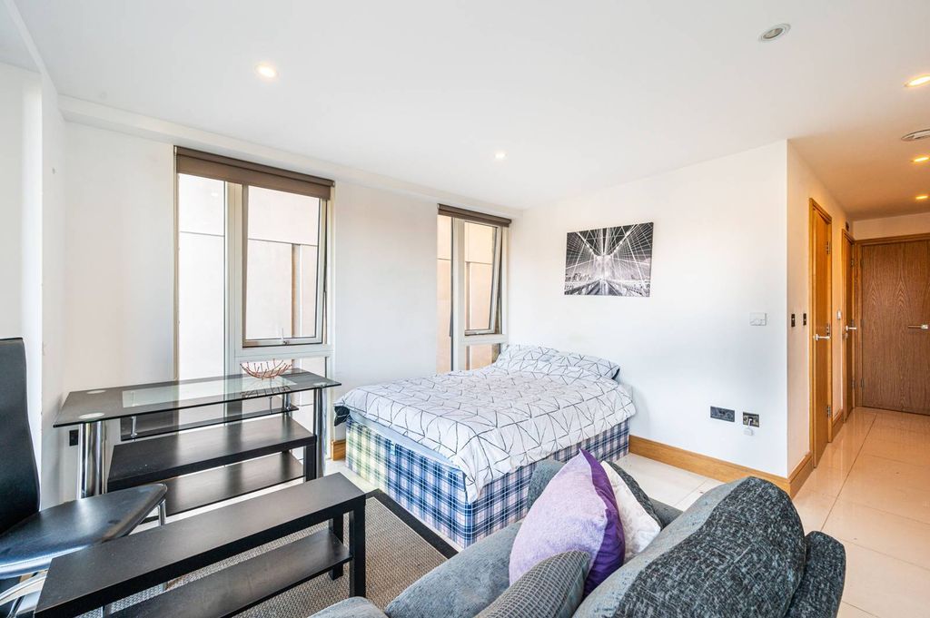 Property photo 1 of 6