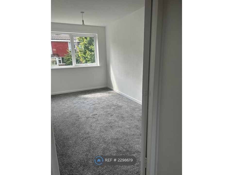 Property photo 3 of 14 Bedroom 1