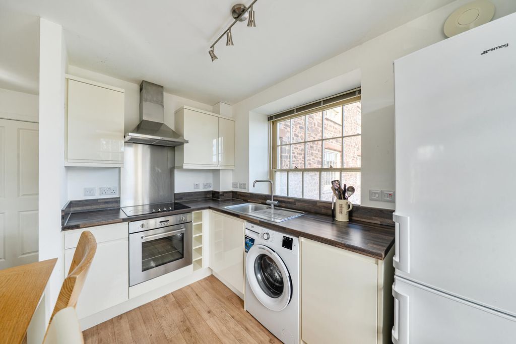 Property photo 2 of 16 Kitchen