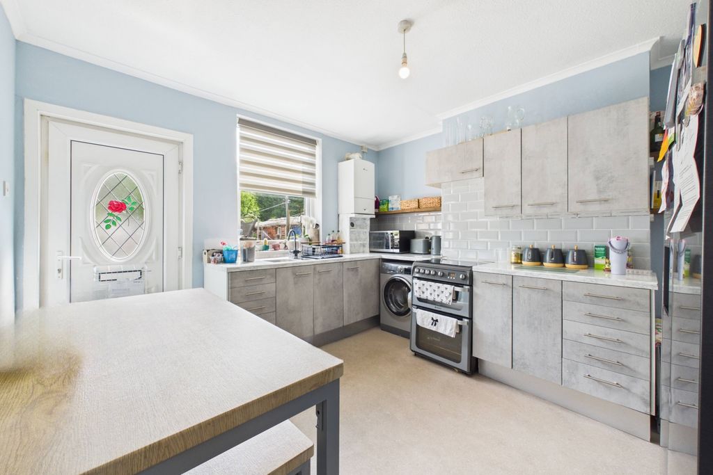 Property photo 3 of 12 Kitchen Diner