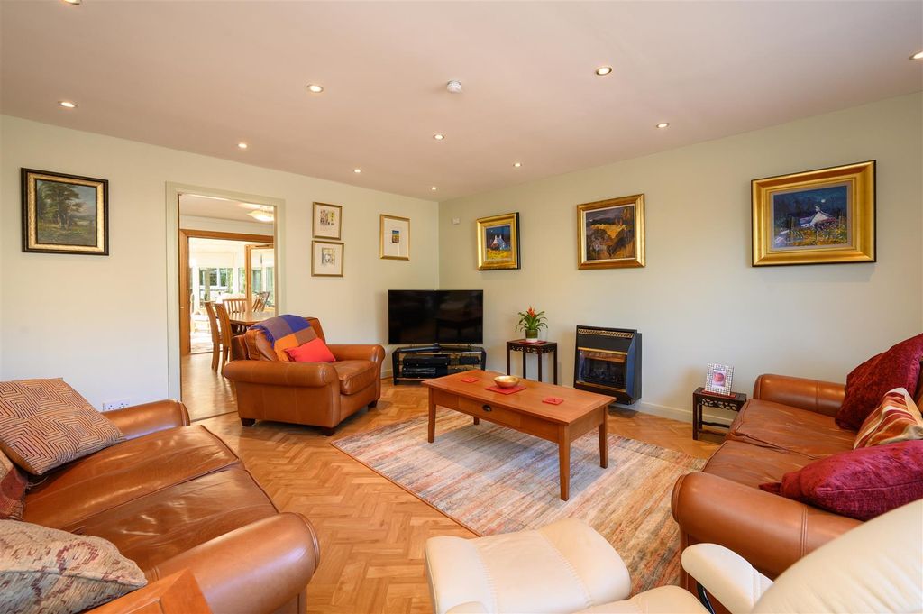 Property photo 3 of 17 Avongrove12-21.Jpg