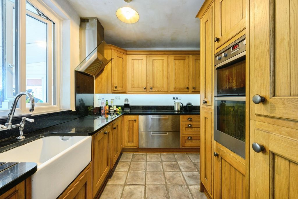 Property photo 3 of 20 Pbox-Img.Jpg